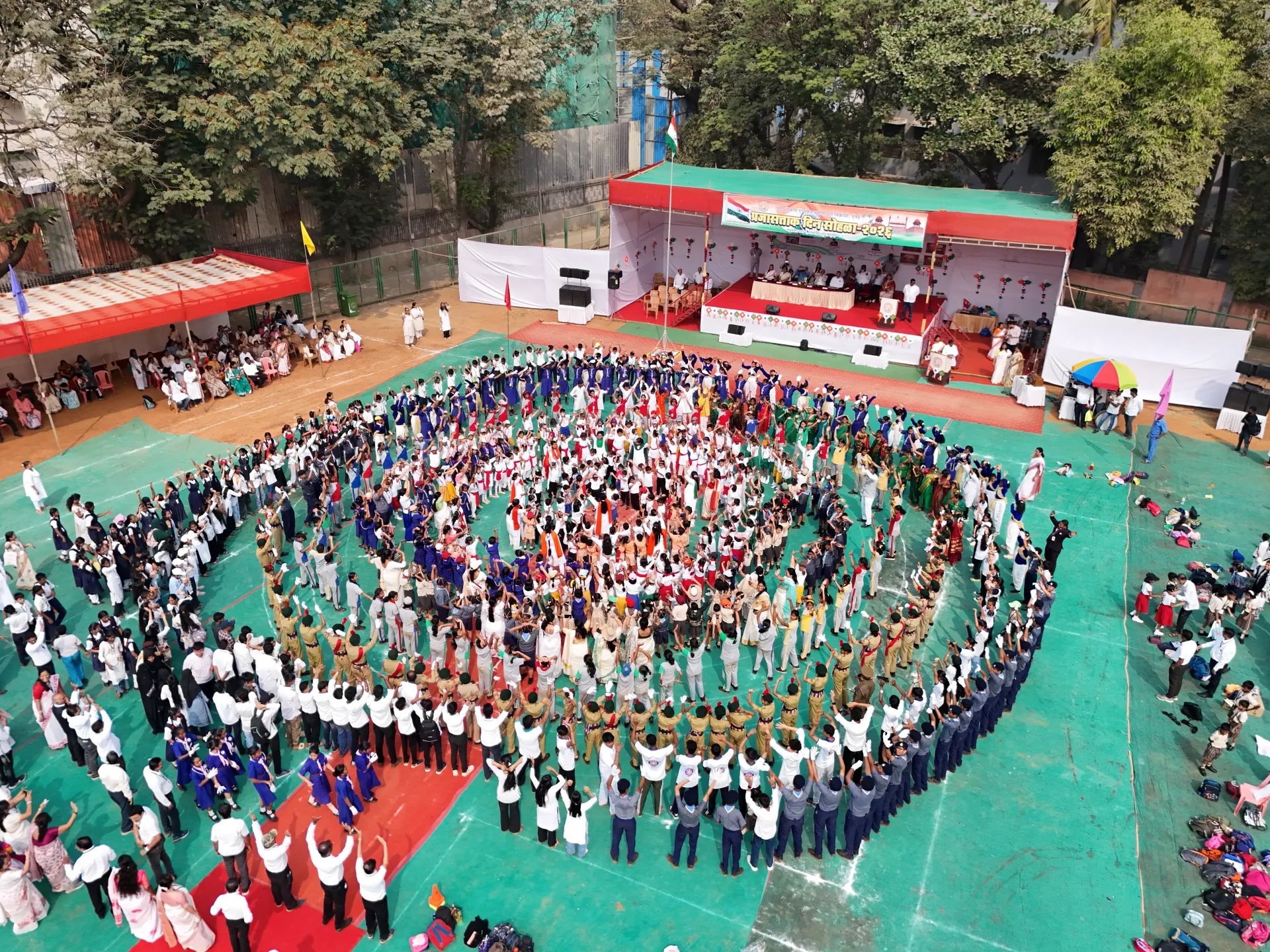 प्रजासत्ताक दिनाचे ड्रोन कॅमेराने केलेले चित्रीकरण 